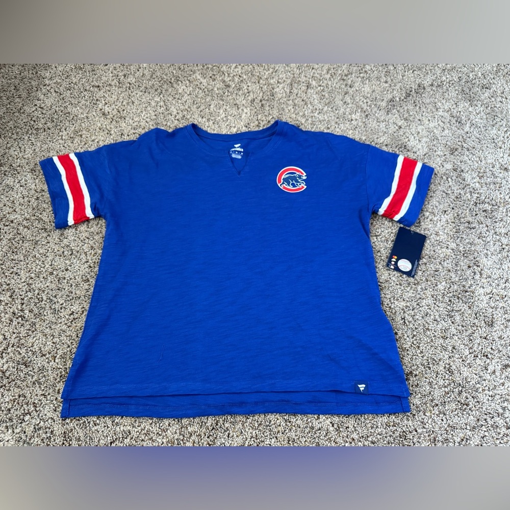 NWT MLB Fanatic Women’s Chicago Cubs Blue V-Neck T- Shirt Size Medium